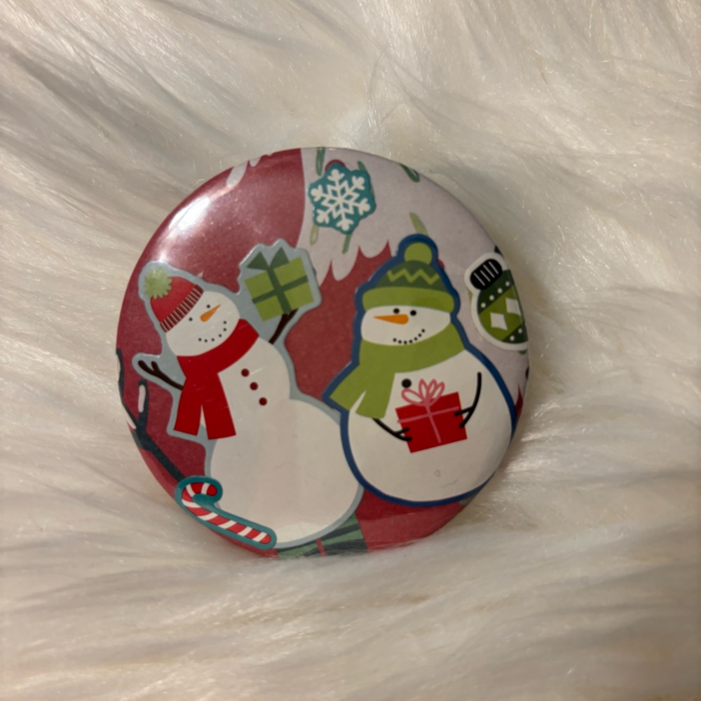 Festive Holiday Button Set - Picture 4 of 6